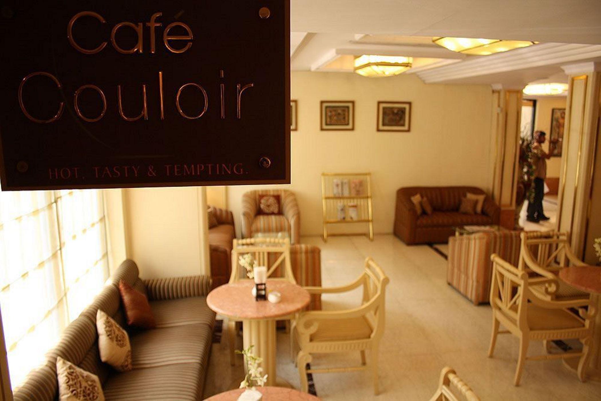 Hotel Bawa International Mumbai Restaurant photo