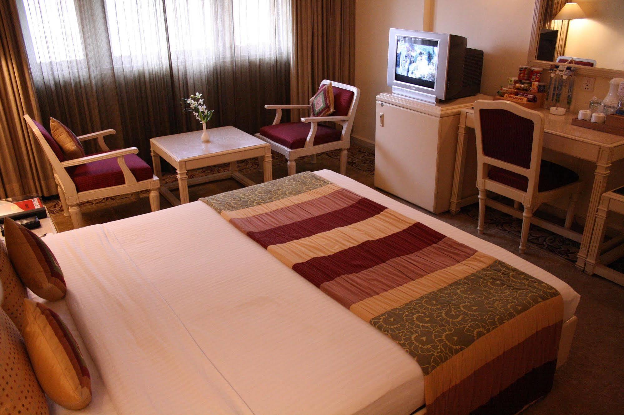 Hotel Bawa International Mumbai Exterior photo